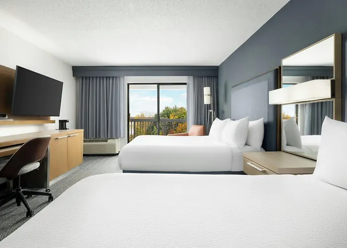 Courtyard By Marriott Concord