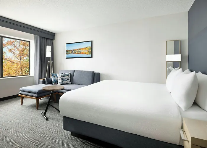 Courtyard By Marriott Concord