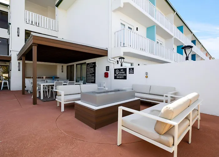 Howard Johnson Express Inn - South Padre Island Resort