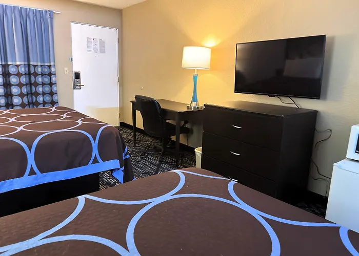 Super 8 By Wyndham Lakeland