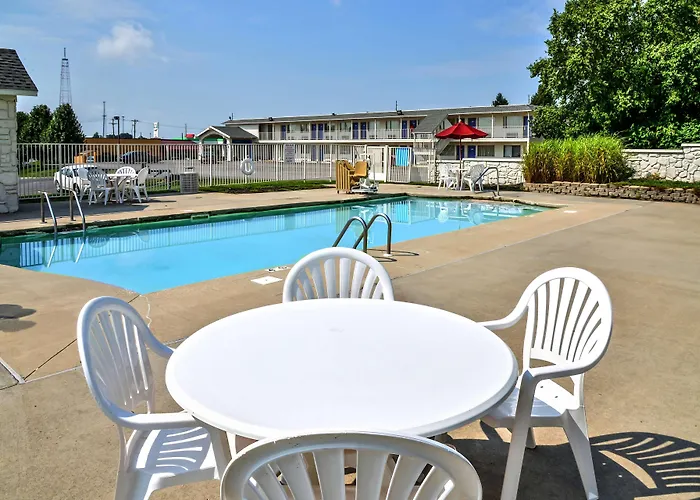 Motel 6-Saint Joseph, Mo