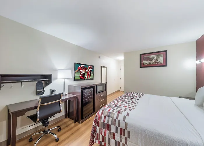 Red Roof Inn & Suites Denton
