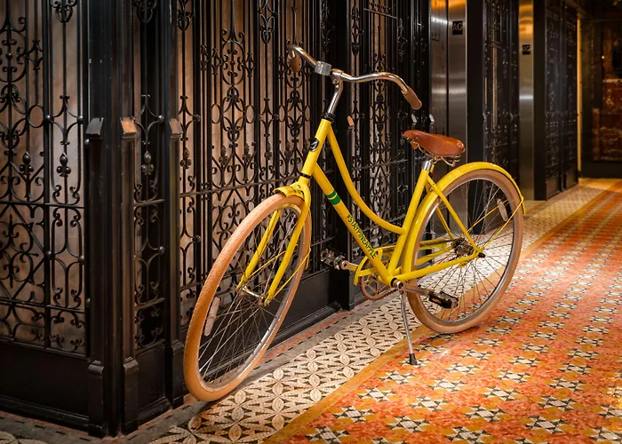 Staypineapple, An Iconic Hotel, The Loop
