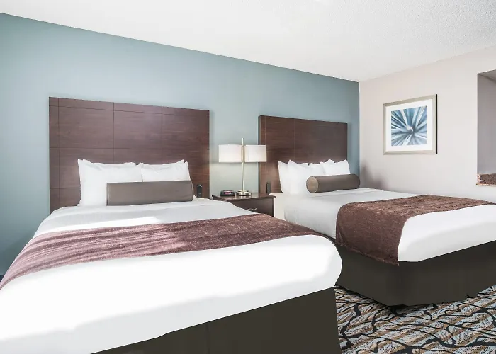 Days Inn & Suites By Wyndham Wausau