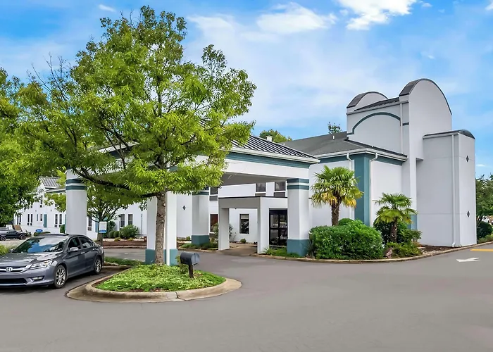Clarion Pointe Apex - Holly Springs