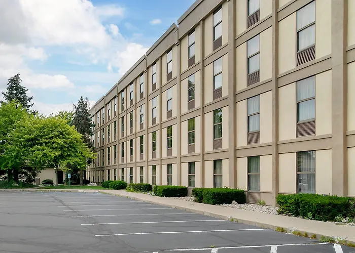 Quality Inn & Suites Monroe
