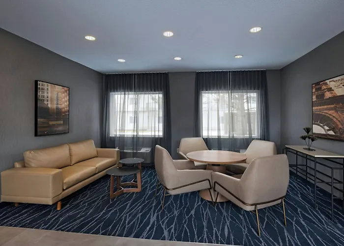 Fairfield Inn & Suites Kansas City Airport