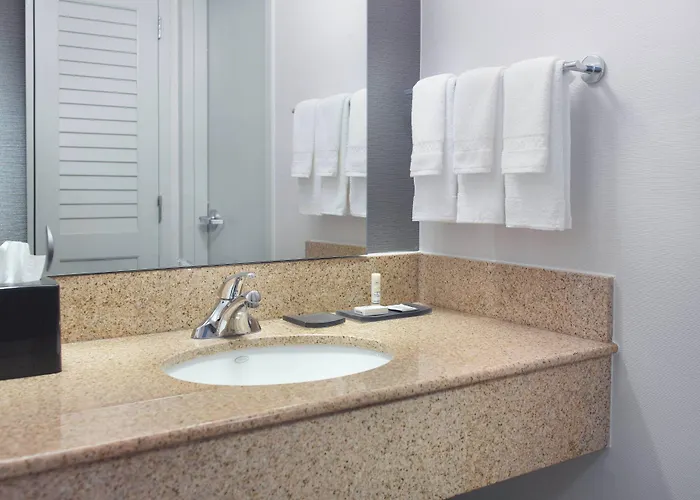 Courtyard By Marriott Raleigh Midtown Hotel