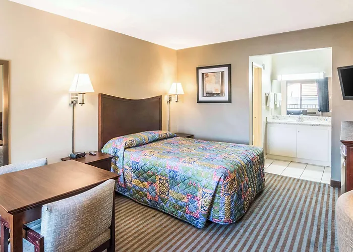 Rodeway Inn Regalodge