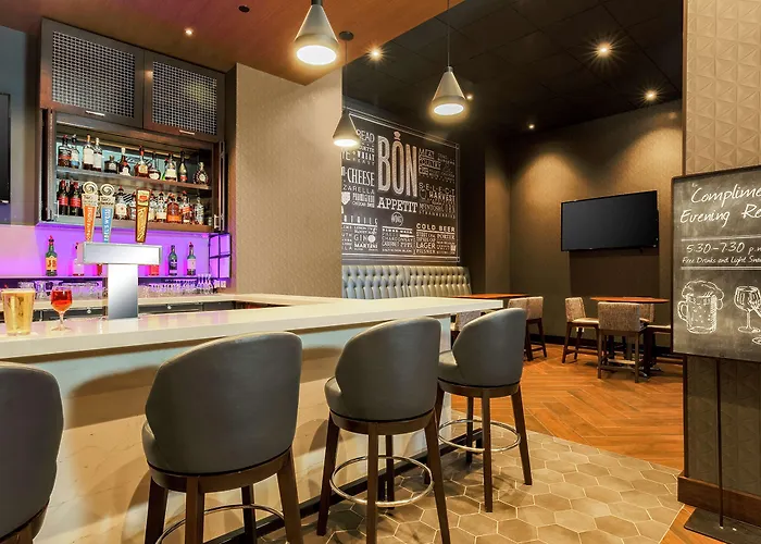 Embassy Suites By Hilton Chicago Lombard