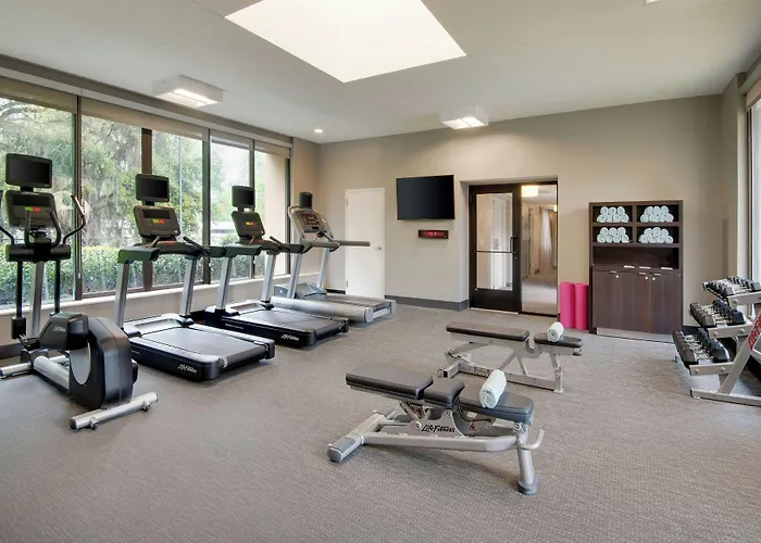 Courtyard By Marriott Savannah Midtown