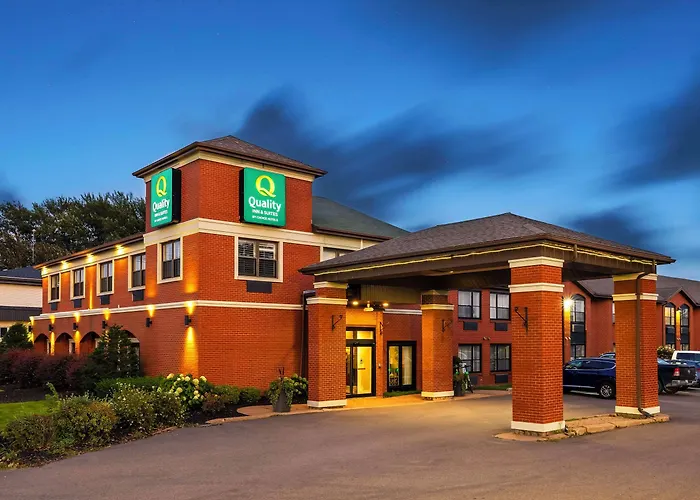 Quality Inn & Suites Garden Of The Gulf