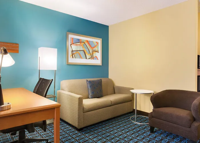 Fairfield Inn & Suites By Marriott Toledo Maumee