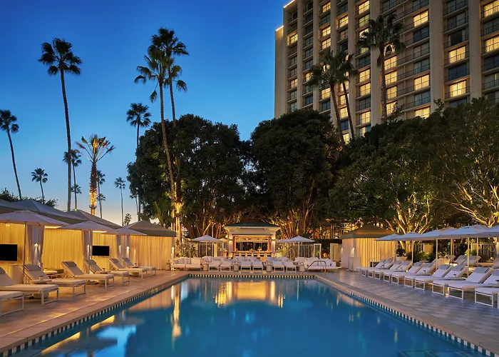 Fashion Island Hotel