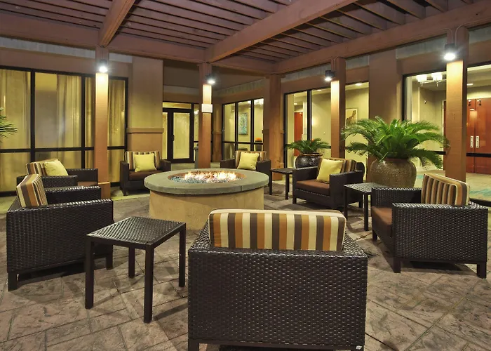 Courtyard By Marriott Gulfport Beachfront