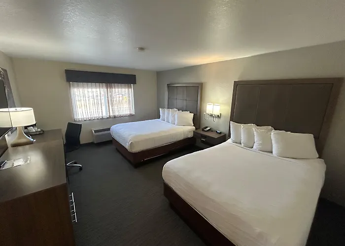 Best Western Plus Paper Valley Hotel