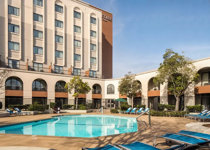 Doubletree By Hilton Newark-Fremont