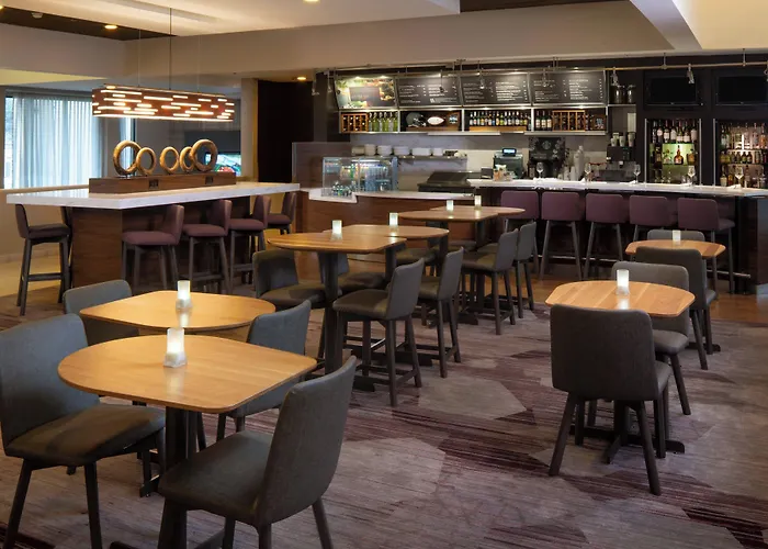 Courtyard By Marriott Memphis East/Park Avenue