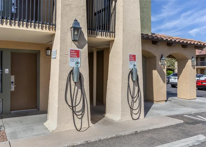 Best Western Plus A Wayfarer'S Inn & Suites