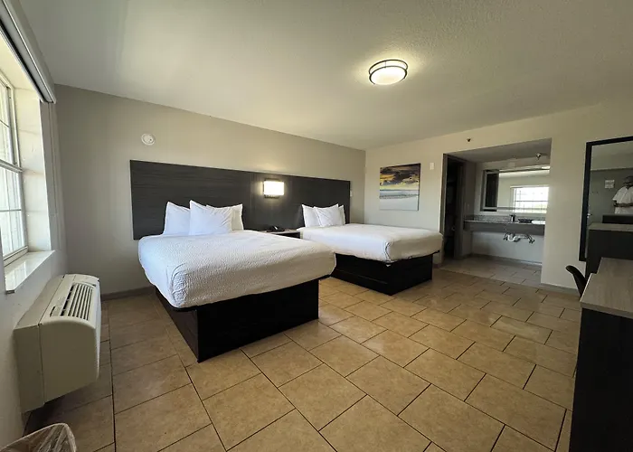 Travelodge By Wyndham Venice Venice Gardens