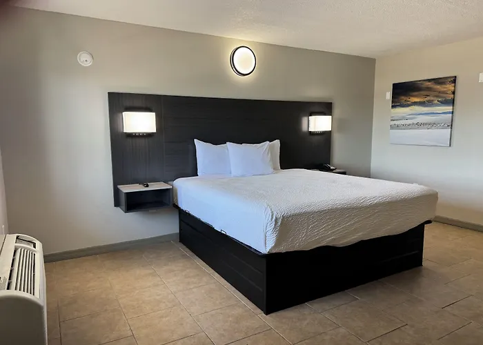 Travelodge By Wyndham Venice Venice Gardens