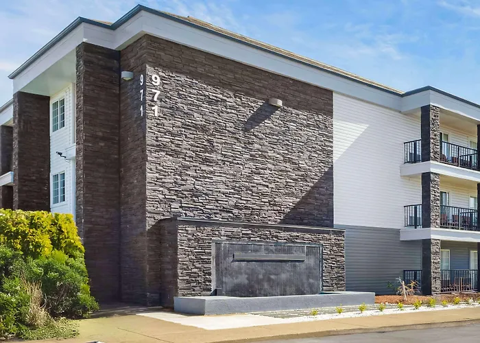 Best Western Plus Grand Manor Inn