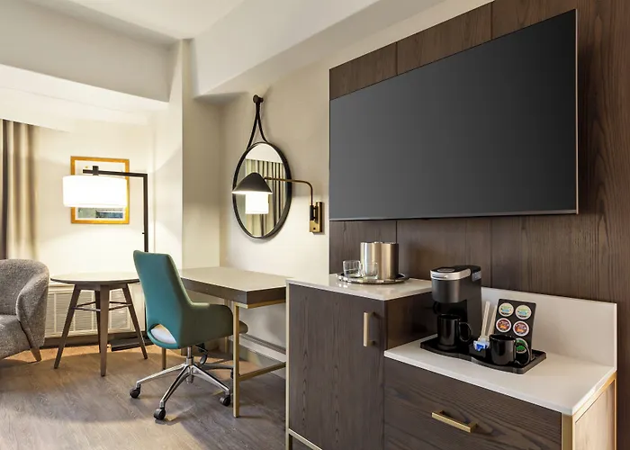 Crowne Plaza Seattle - No Resort Fee - Newly Renovated Ihg Hotel