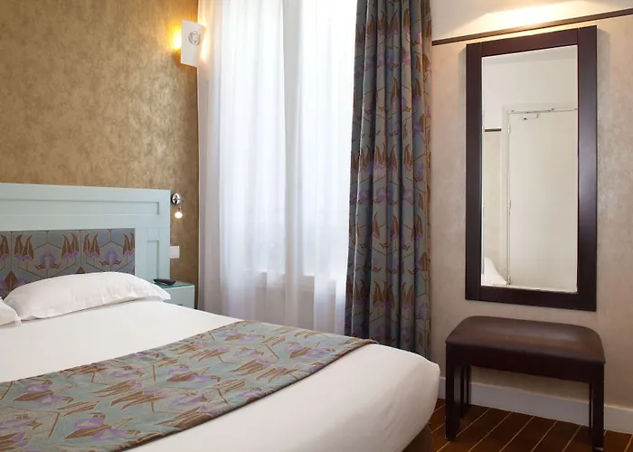 Hotel Eiffel Seine Paris