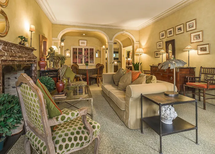 Heritage As Janelas Verdes Inn - Riverside