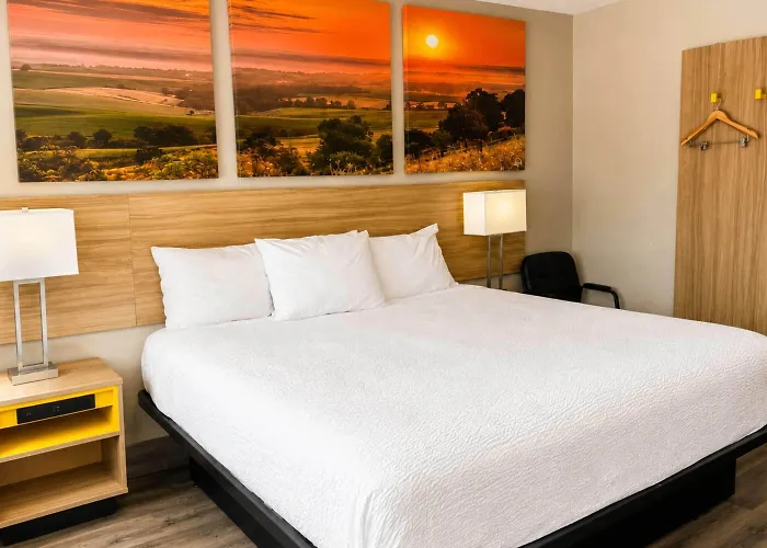 Days Inn Lawrence