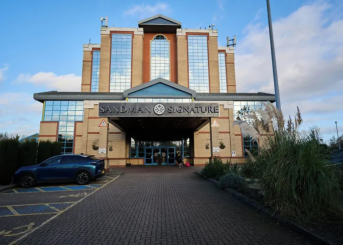 Sandman Signature London Gatwick Hotel