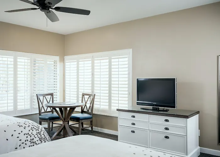 Pacific Shores Inn