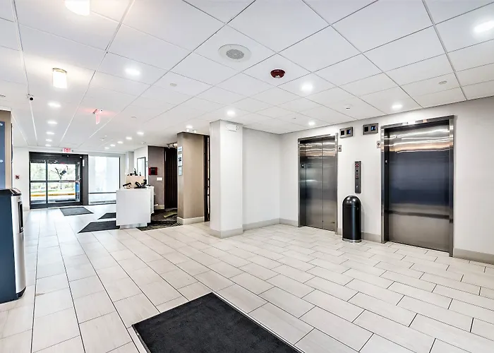 Holiday Inn Express Flint-Campus Area By Ihg