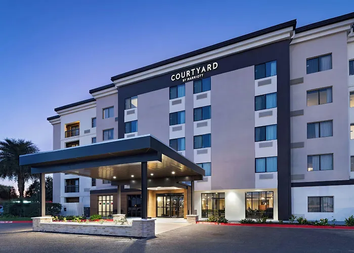 Courtyard By Marriott Laredo Hotel