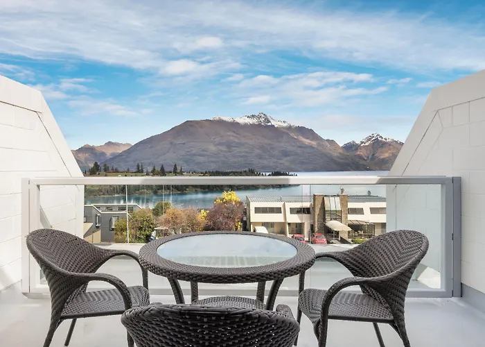 Copthorne Hotel & Apartments Queenstown Lakeview