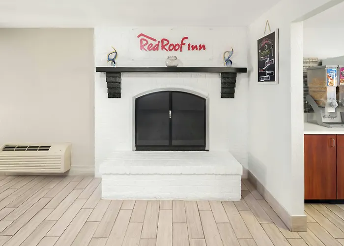 Red Roof Inn & Suites Marysville