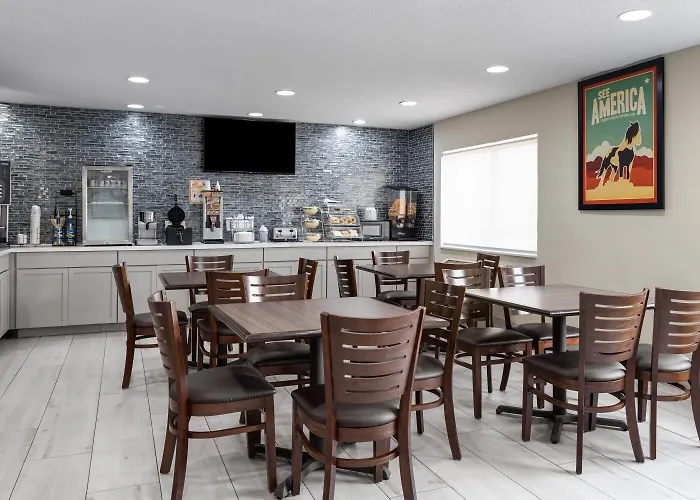 Travelodge By Wyndham Fargo