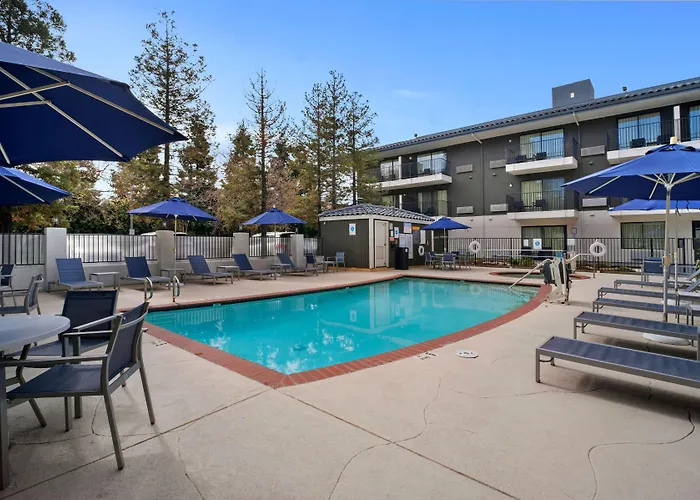 Howard Johnson By Wyndham Fullerton/Anaheim Conference Cntr