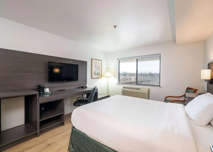 Baymont Inn & Suites By Wyndham