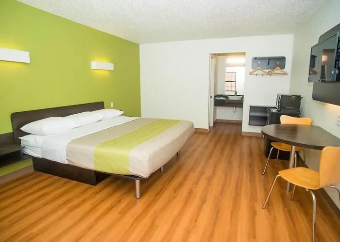 Motel 6-Palestine, Tx