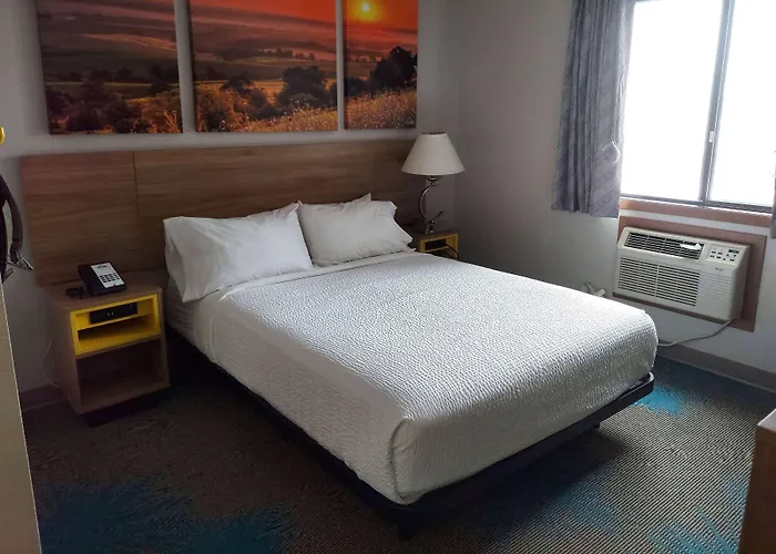 Days Inn By Wyndham Willmar