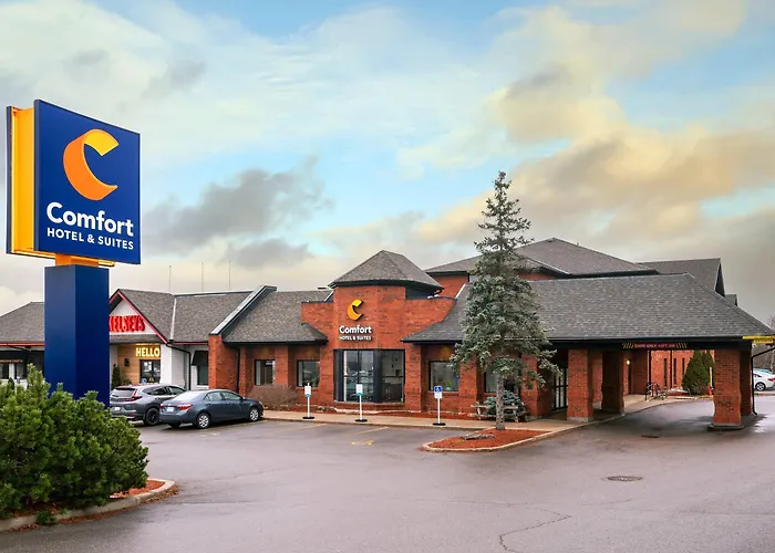 Comfort Hotel & Suites