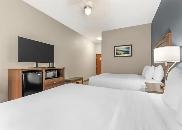 Best Western Plus Lake Dallas Inn & Suites