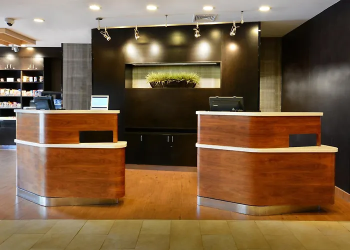 Courtyard By Marriott Burlington