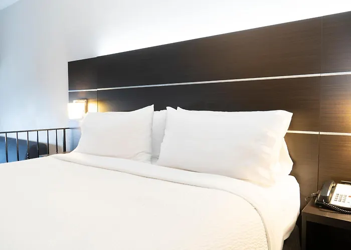 Holiday Inn Express & Suites Columbia-Fort Jackson By Ihg
