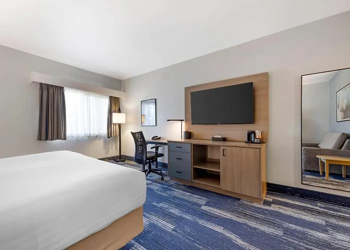 Edgewater Inn And Suites, An Ascend Collection Hotel