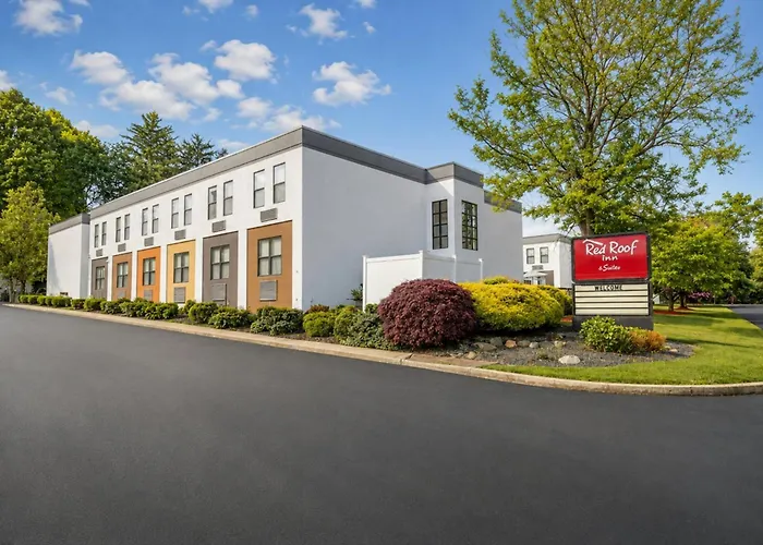 Red Roof Inn & Suites Middleborough