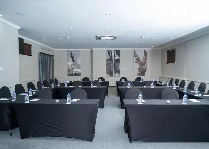 Cresta Riley'S Hotel