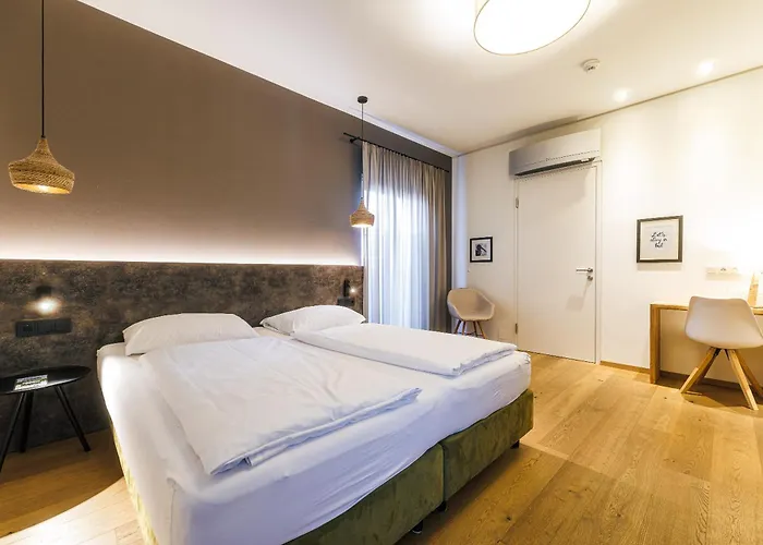 Two Timez - Boutique Hotel - With Ac