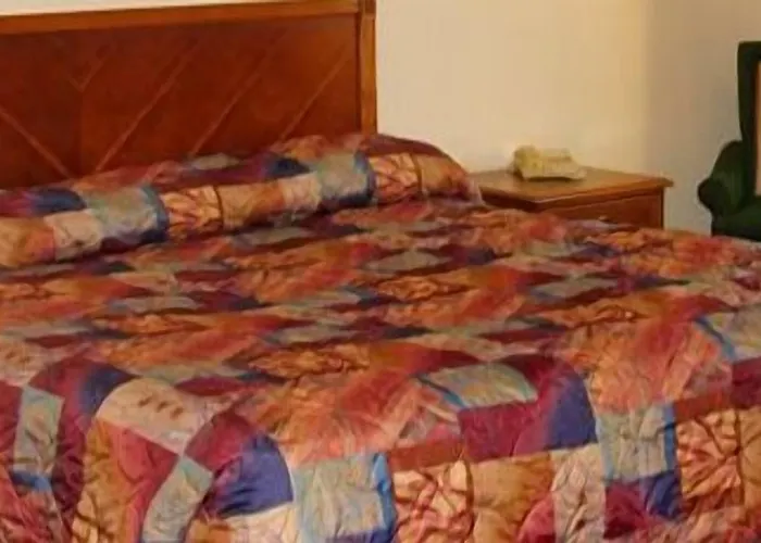 Chateau Inn & Suites Downey